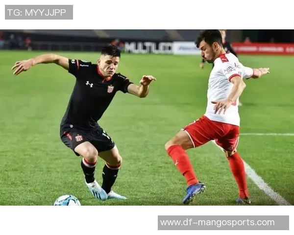 阿根廷独立队与拉普拉塔大学生队的激烈对决与历史渊源分析 阿根廷独立队与拉普拉塔大学生队的激烈对决与历史渊源分析